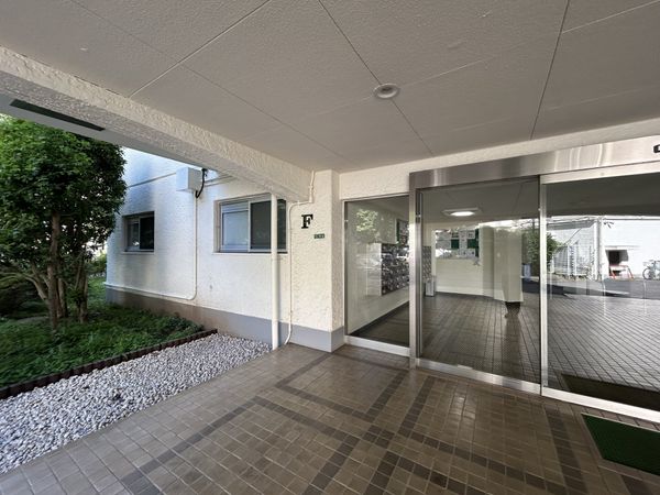 武蔵野グリーンタウン F棟 エントランス