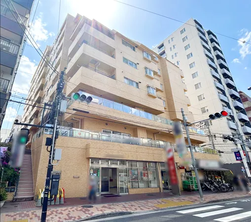 【外観】近隣には商業施設が充実する便利な生活環境