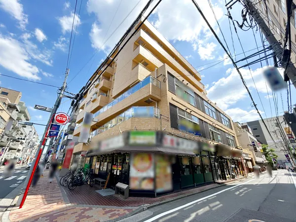 【外観】京王線「調布」駅　徒歩1分。バスを使えばJR中央線「三鷹」駅もご利用いただけます