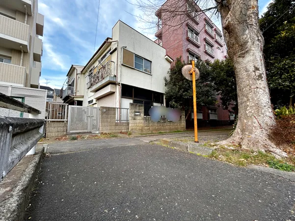 前面道路含む外観