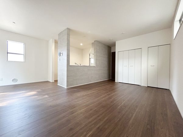 東大和市芋窪4丁目 新築8号棟 リビング