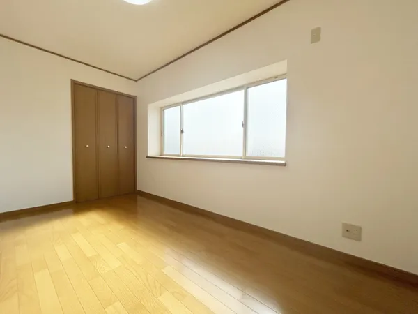 シンプルな内装のため、お好みのテイストのインテリアを楽しむことができます。