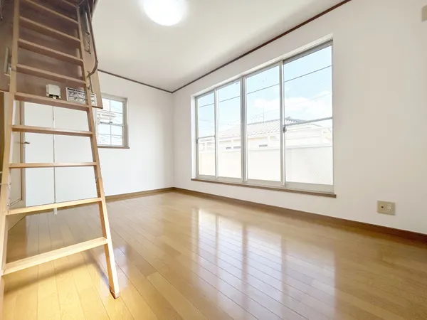 小屋裏収納付