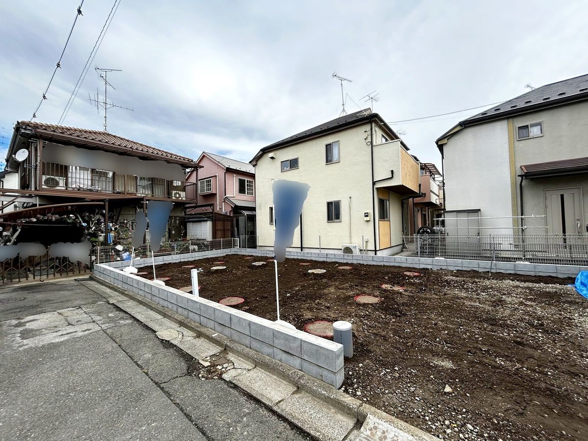 前面道路含む外観