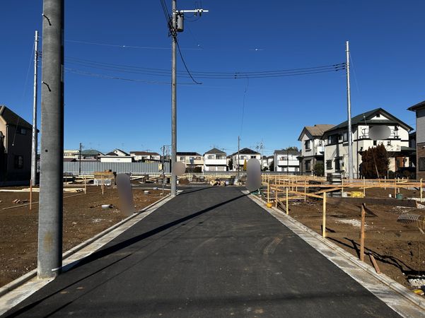 東村山市恩多町3丁目 新築戸建F号棟 前面道路含む外観