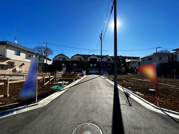 東村山市恩多町3丁目 新築戸建H号棟 前面道路含む外観