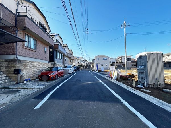 東村山市恩多町3丁目 新築戸建J号棟 前面道路含む外観