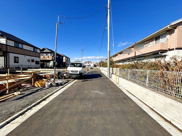 東村山市恩多町3丁目 新築戸建F号棟 前面道路含む外観