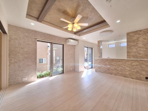 東村山市恩多町4丁目 戸建 リビング