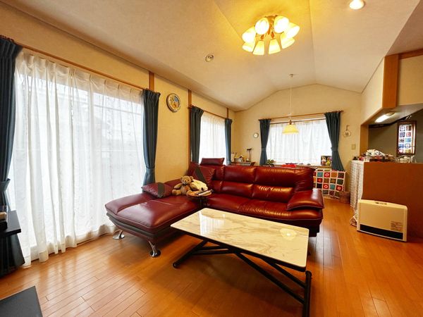 東村山市富士見町2丁目 戸建 リビング