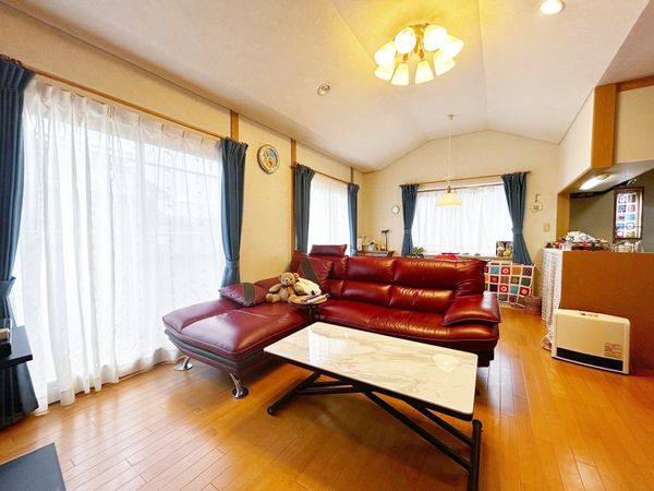 東村山市富士見町2丁目 戸建 リビング