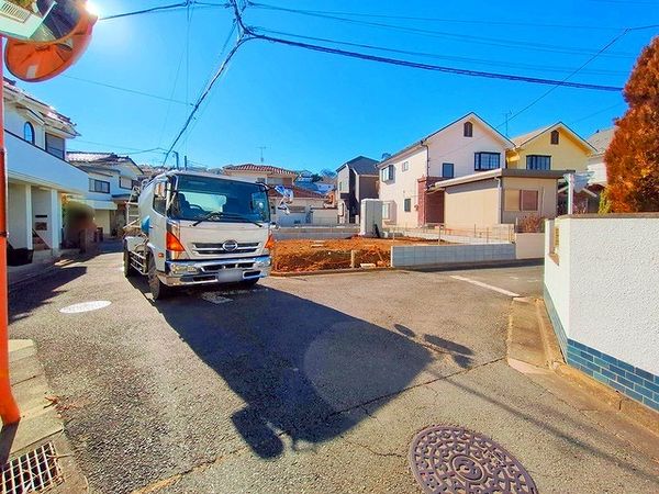 東大和市湖畔3丁目【新築1号棟】 前面道路含む外観 東大和市湖畔3丁目【新築1号棟】 前面道路含む外観