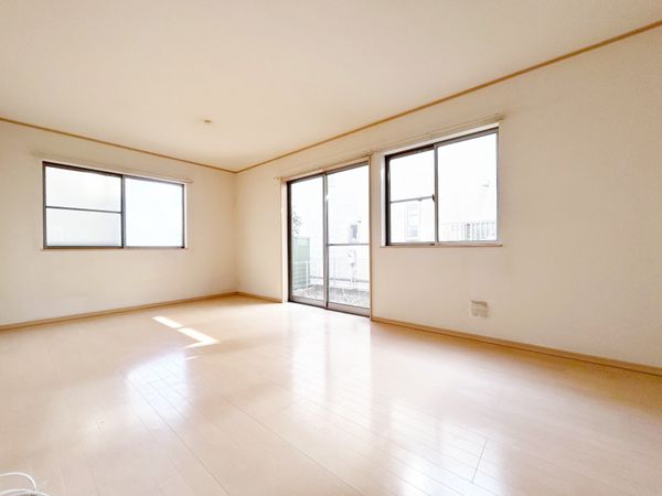 東村山市秋津町4丁目 戸建 リビング