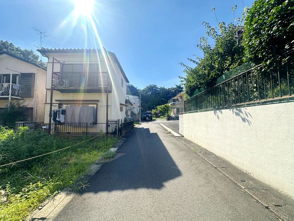 東村山市廻田町3丁目【新築戸建】 前面道路含む外観 東村山市廻田町3丁目【新築戸建】 前面道路含む外観