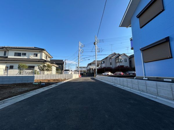東村山市廻田町2丁目 新築戸建6号棟 前面道路含む外観 東村山市廻田町2丁目 新築戸建6号棟 前面道路含む外観
