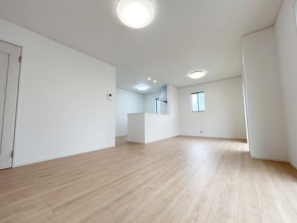 小平市小川東町新築戸建 リビング