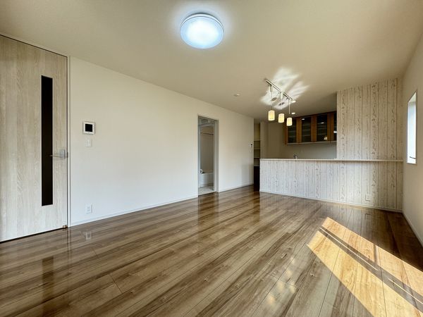 東大和市芋窪3丁目 中古戸建 リビング リビング