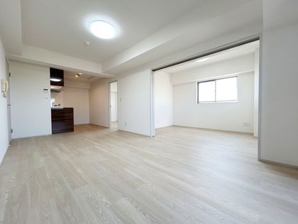 クオーレ武蔵大和パテラ リビング