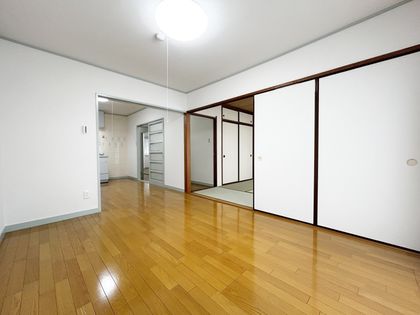 プルミエール久米川 室内