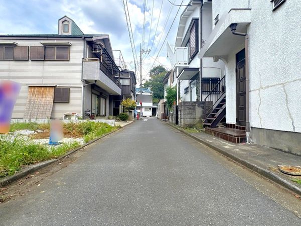 練馬区大泉町1丁目 土地 1区画 前面道路含む外観