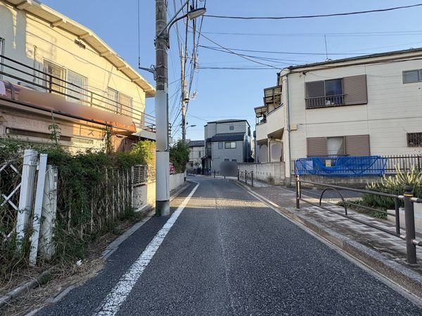 前面道路含む外観