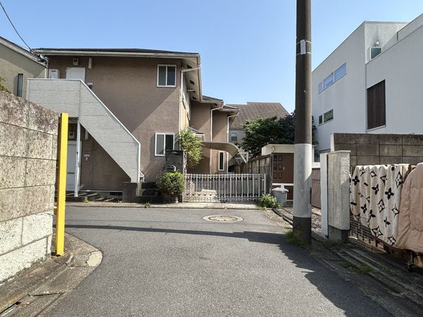 前面道路含む外観