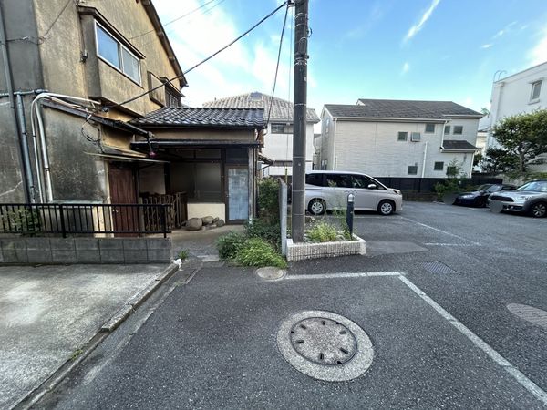 前面道路含む外観