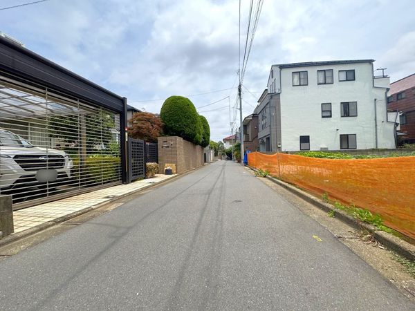 前面道路含む外観