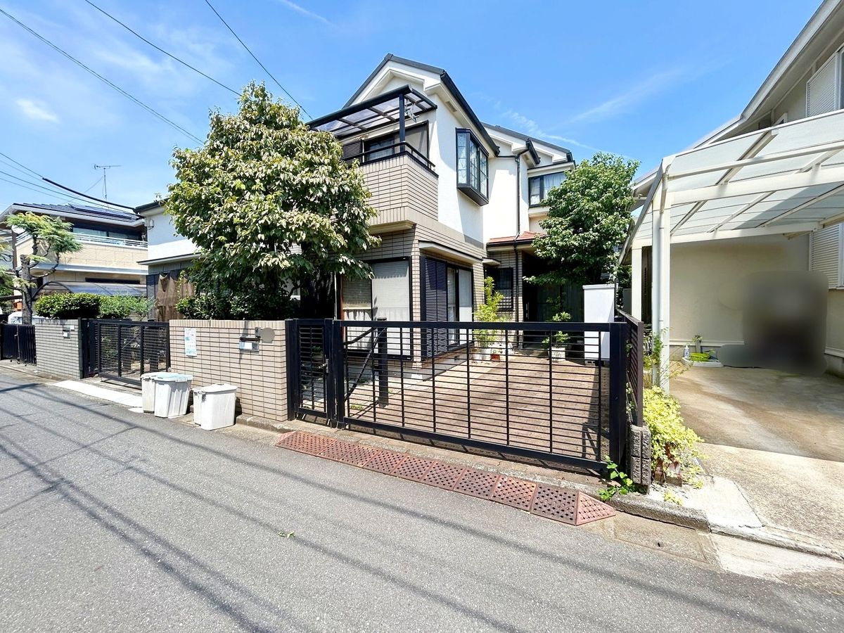 前面道路含む外観