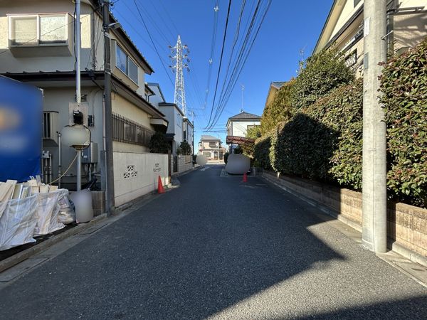 練馬区大泉町2丁目 新築戸建 1号棟 前面道路含む外観 練馬区大泉町2丁目 新築戸建 1号棟 前面道路含む外観