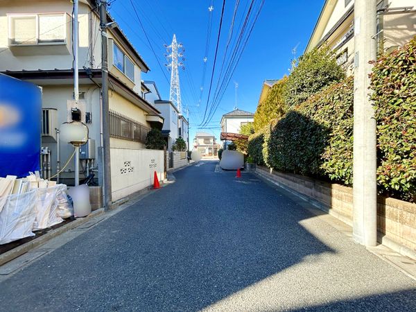 練馬区大泉町2丁目 新築戸建 1号棟 前面道路含む外観