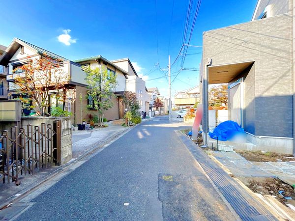 練馬区南田中5丁目 新築戸建 A号棟 前面道路含む外観 練馬区南田中5丁目 新築戸建 A号棟 前面道路含む外観