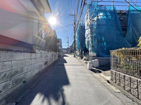 練馬区下石神井6丁目 戸建 前面道路含む外観 練馬区下石神井6丁目 戸建 前面道路含む外観