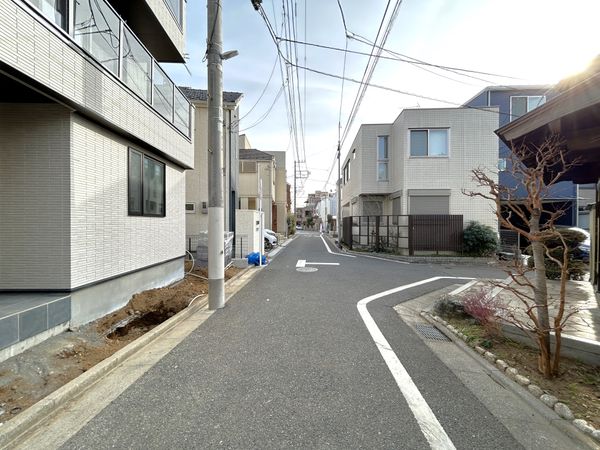 練馬区中村2丁目 新築戸建 B号棟 前面道路含む外観 練馬区中村2丁目 新築戸建 B号棟 前面道路含む外観