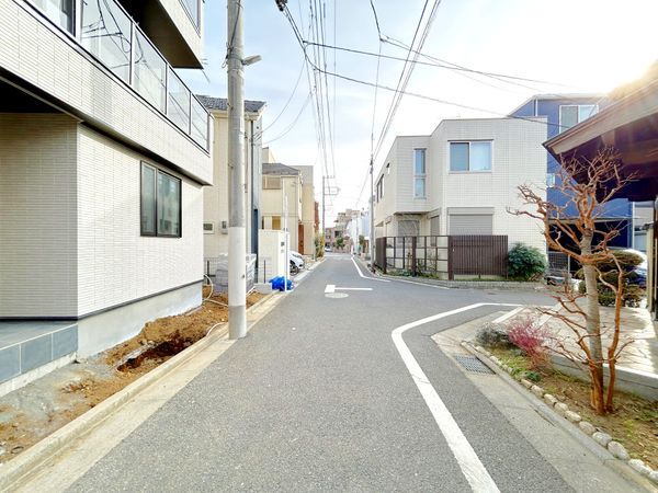 練馬区中村2丁目 新築戸建 C号棟 前面道路含む外観