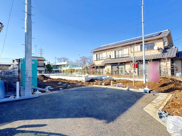 練馬区大泉町2丁目 新築戸建 4号棟 前面道路含む外観 練馬区大泉町2丁目 新築戸建 4号棟 前面道路含む外観