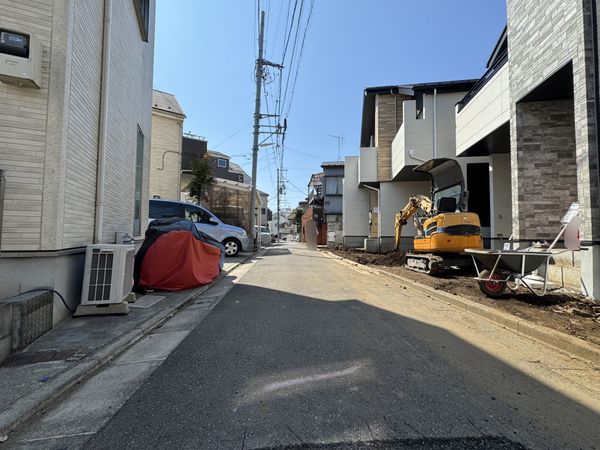 練馬区貫井4丁目 新築戸建 2号棟 前面道路含む外観