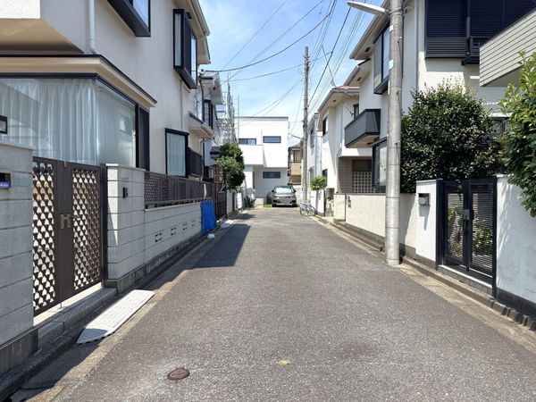 練馬区谷原6丁目新築戸建 1号棟 前面道路含む外観 練馬区谷原6丁目新築戸建 1号棟 前面道路含む外観
