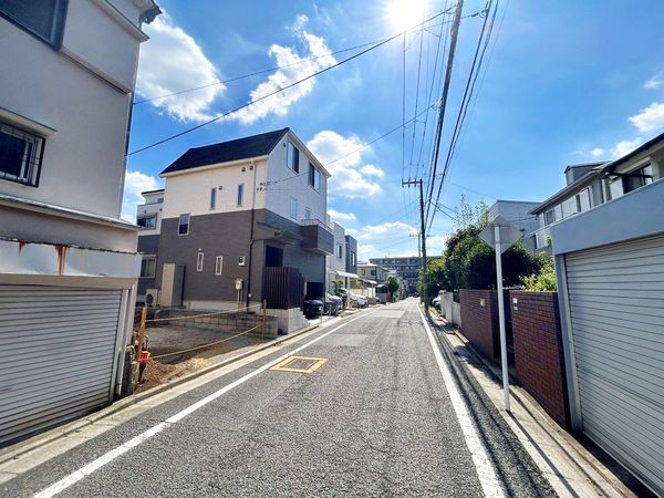 練馬区小竹町2丁目 土地 前面道路含む外観