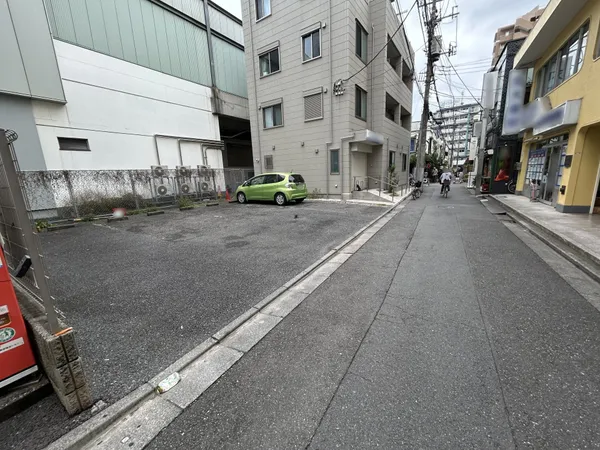 南側道路のため、陽当たり良好です。