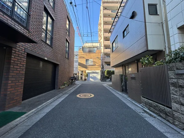 前面道路含む外観