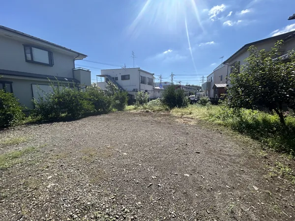 周辺には高い建物がなく、日当たり良好です。