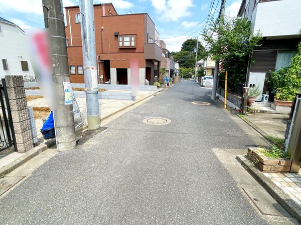 前面道路含む外観