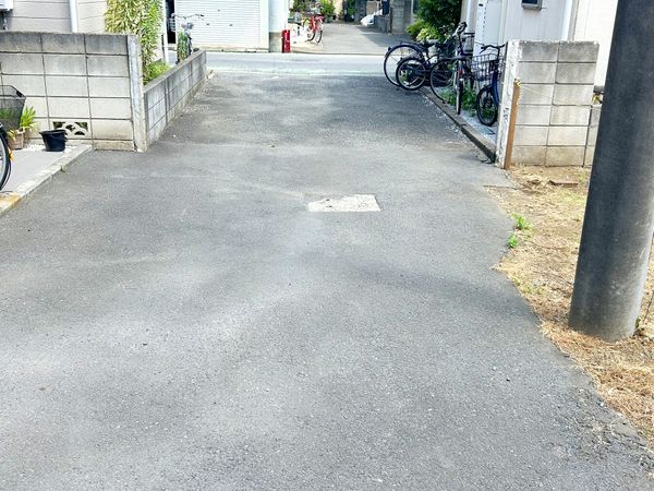 前面道路含む外観