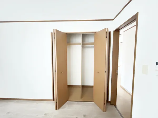 【建物情報】木造陸屋根2階建　延床面積：84.01平米間取り：3DK　築年月：平成12年12月新築