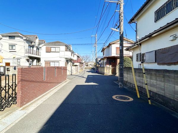 練馬区西大泉4丁目 戸建 前面道路含む外観 練馬区西大泉4丁目 戸建 前面道路含む外観