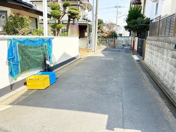 新座市栄5丁目 新築戸建 1号棟 前面道路含む外観 新座市栄5丁目 新築戸建 1号棟 前面道路含む外観