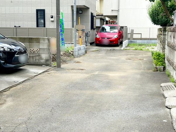 前面道路含む外観