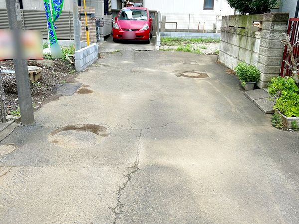前面道路含む外観