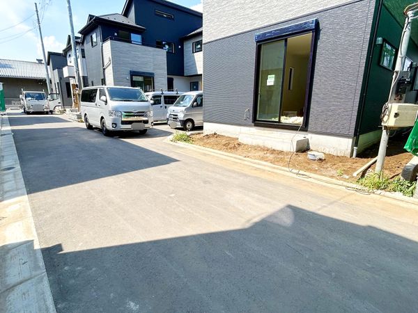 新座市池田3丁目 新築戸建 10号棟 前面道路含む外観 新座市池田3丁目 新築戸建 10号棟 前面道路含む外観